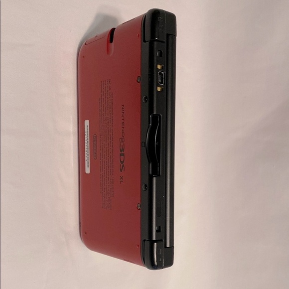 Nintendo 3DS XL, Red, Handheld Gaming Console with Stylus Set - Picture 8 of 13